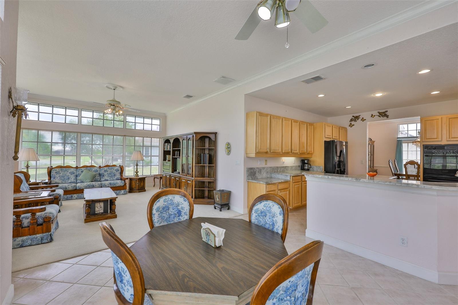 Breakfast, Kitchen and Family Room Views