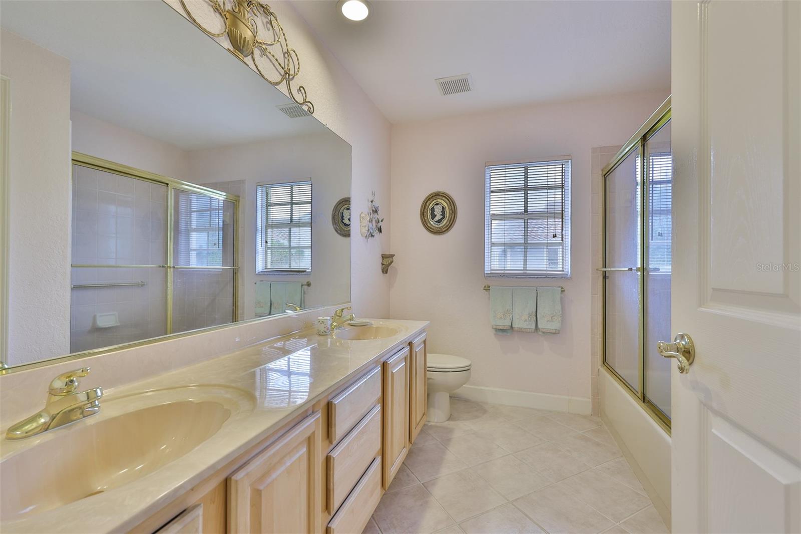 In-law Suite 3rd Bedroom w/Private Entry and Large Closet