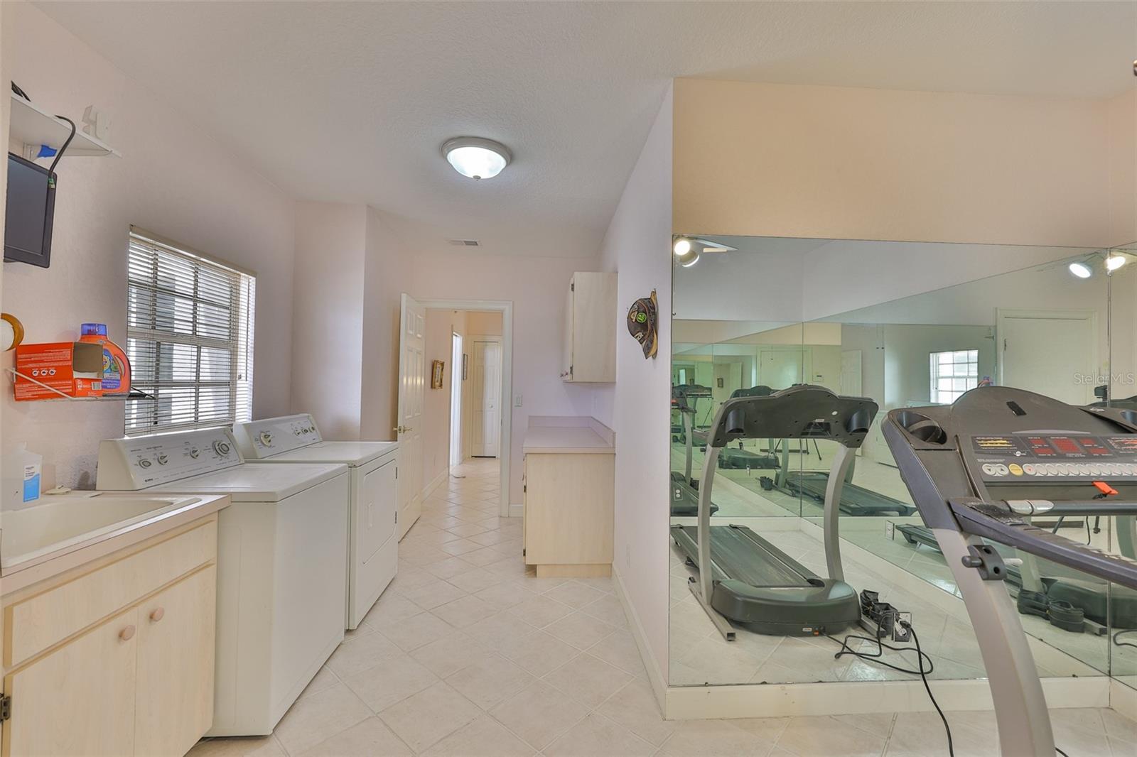 Oversize Laundry with Fitness Area