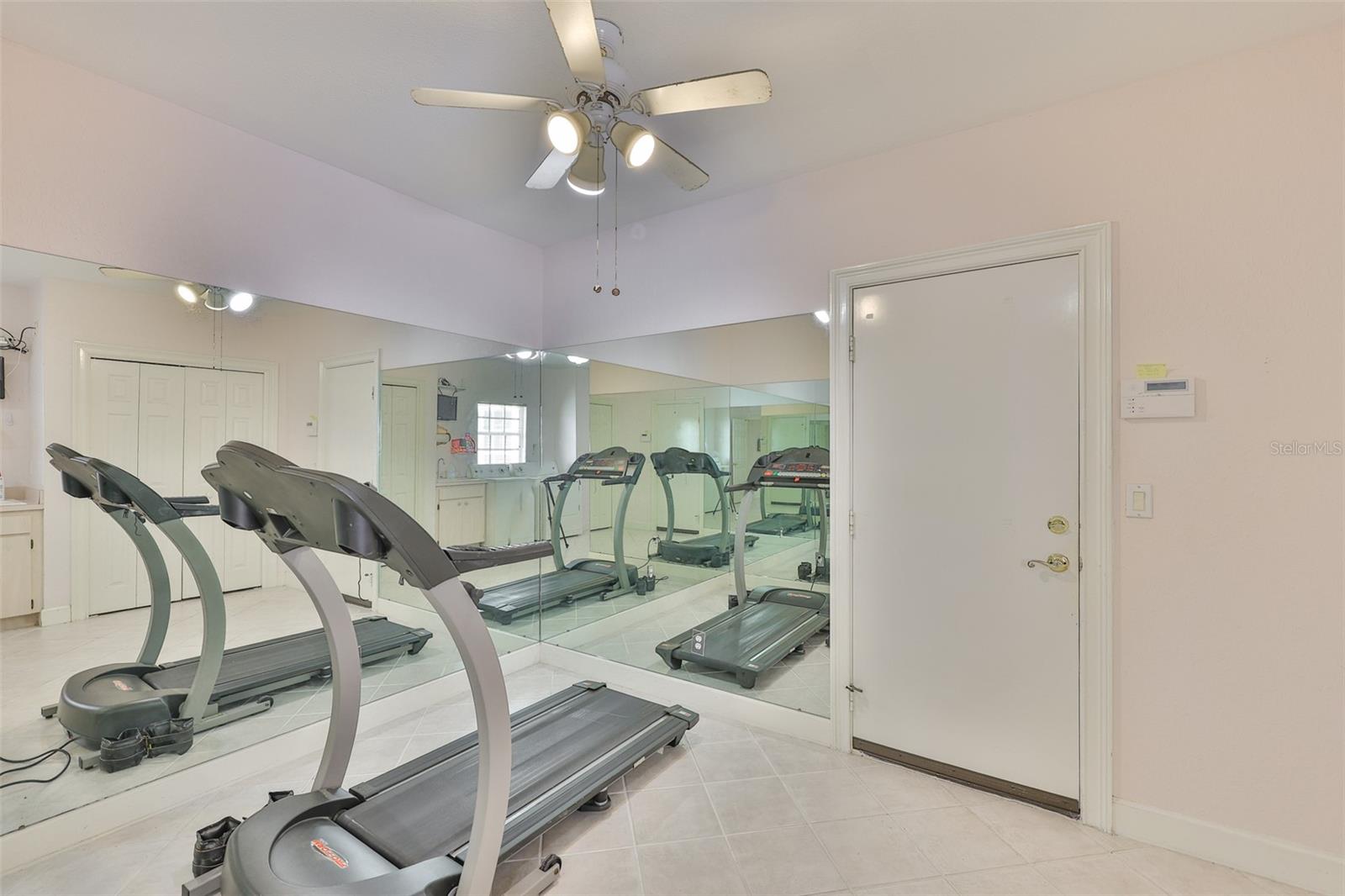 Oversize Laundry with Fitness Area