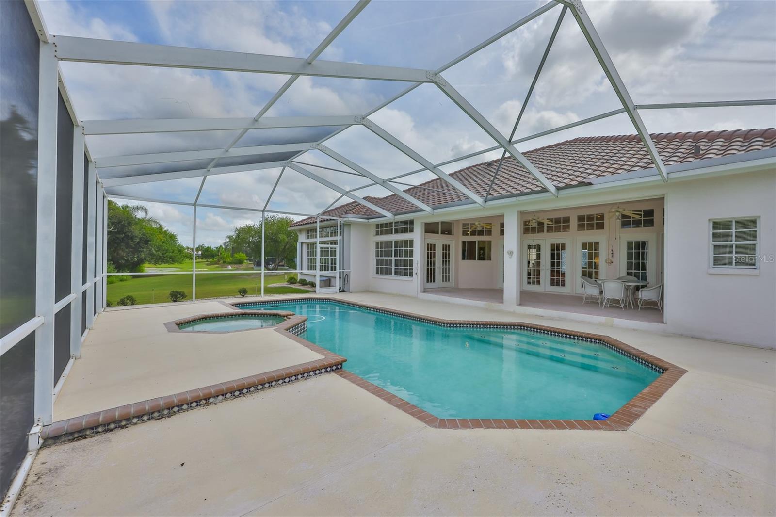 Large Pool with Spa