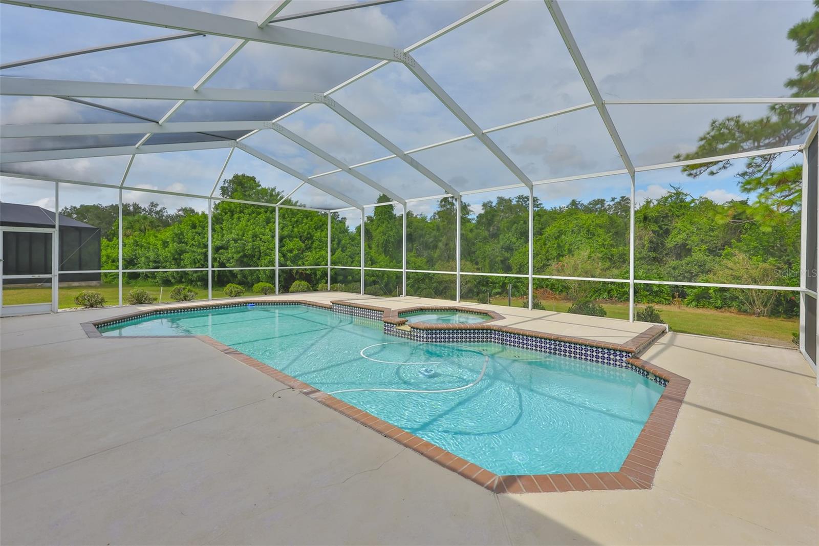 Large Pool with Spa