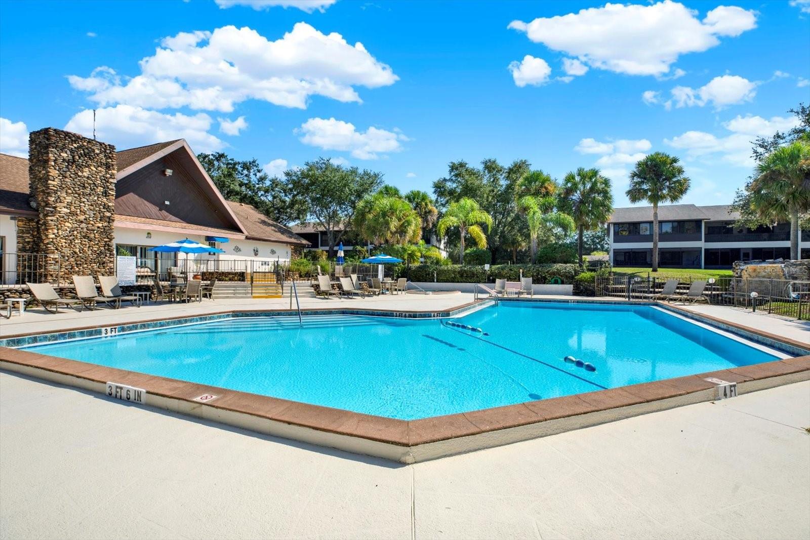 Geothermal pool and hot tub, open year-round