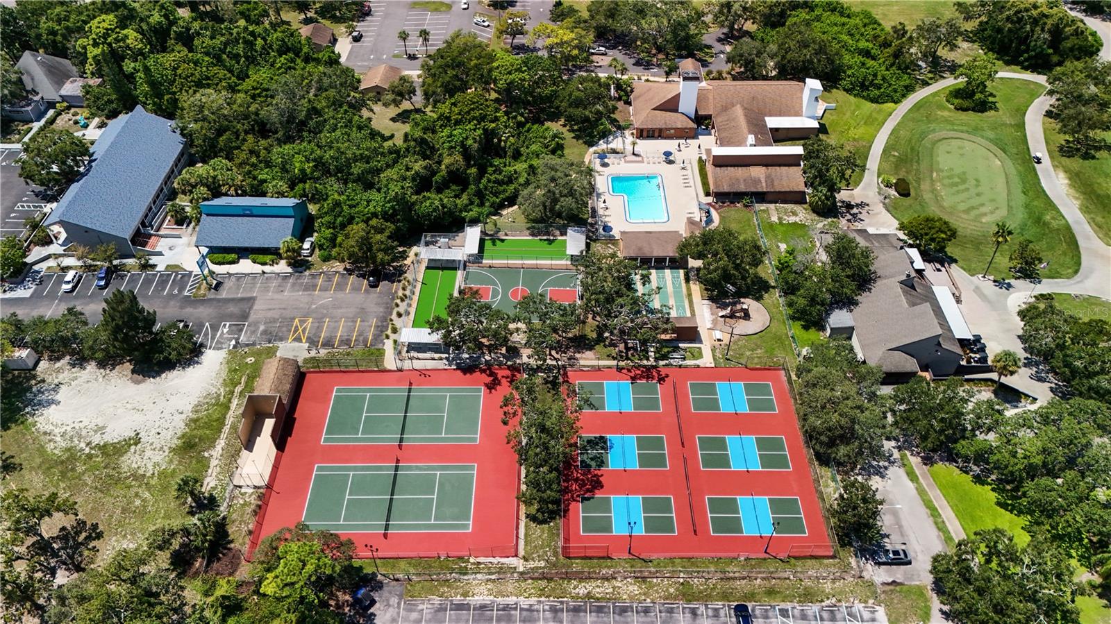 Beacon Woods Clubhouse and Amenities