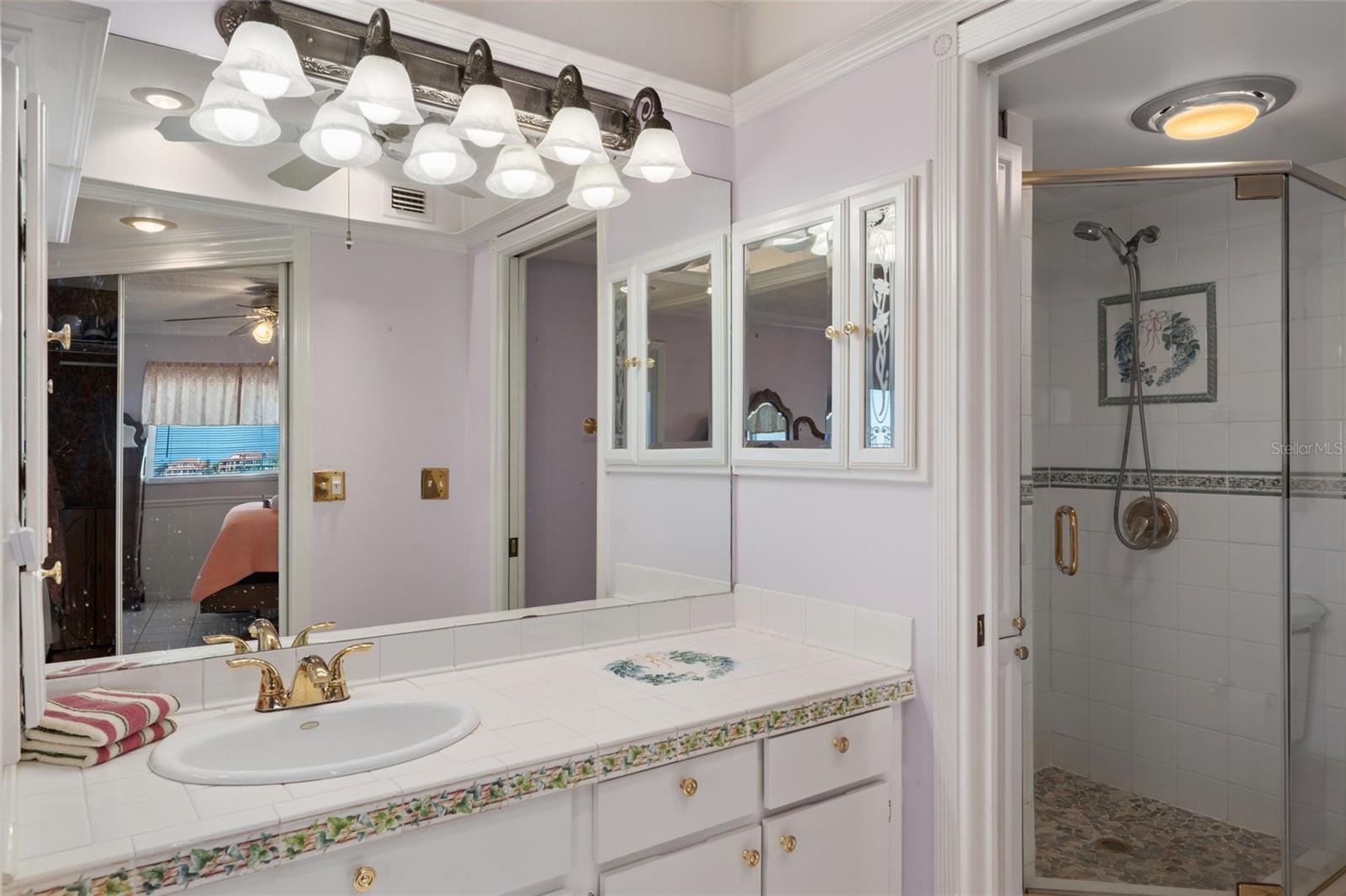 En suite bath