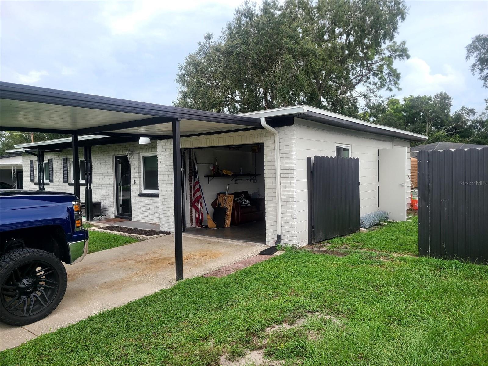 Garage Side Front /Double Gate