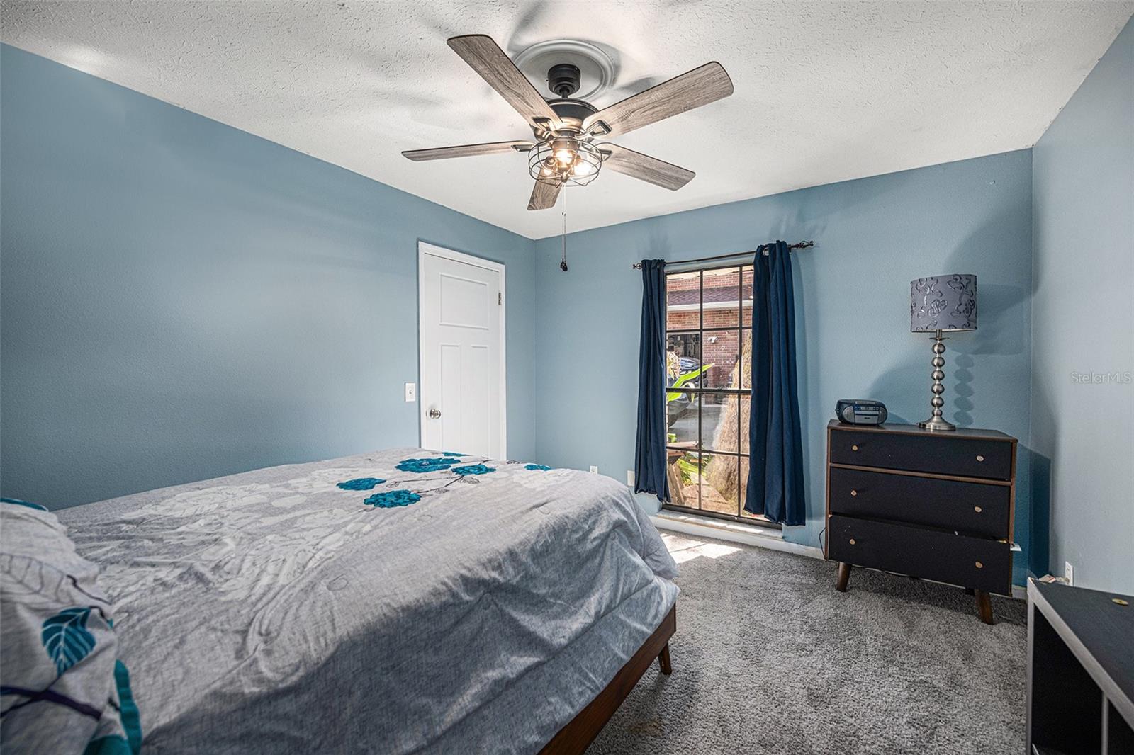 Bedroom 3 w/walk-in closet
