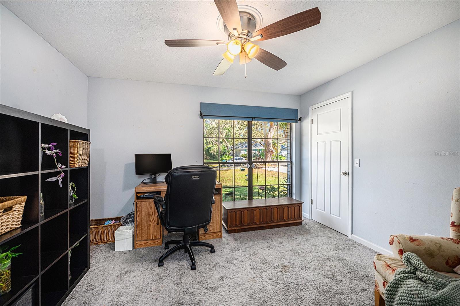 Bedroom 4 w/walk-in closet