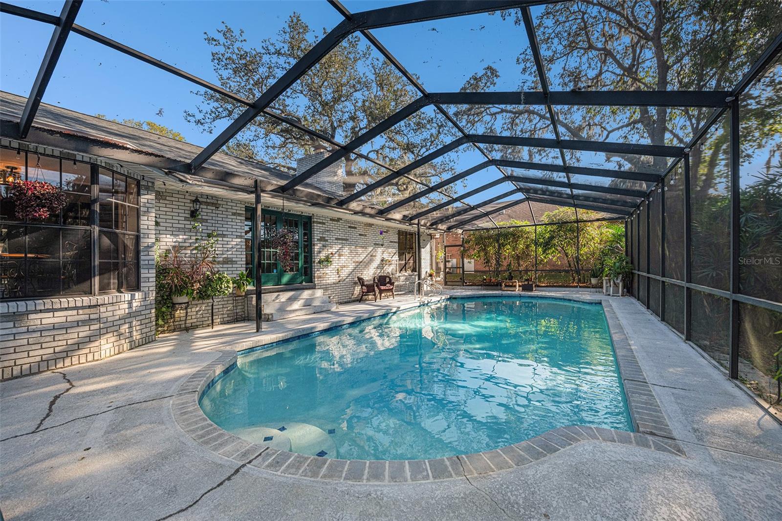 Sparkling pool, recently resurfaced and retiled!