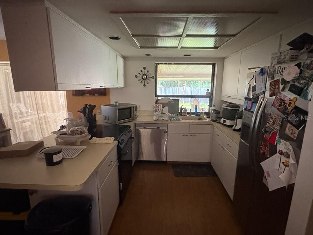 TB8428435