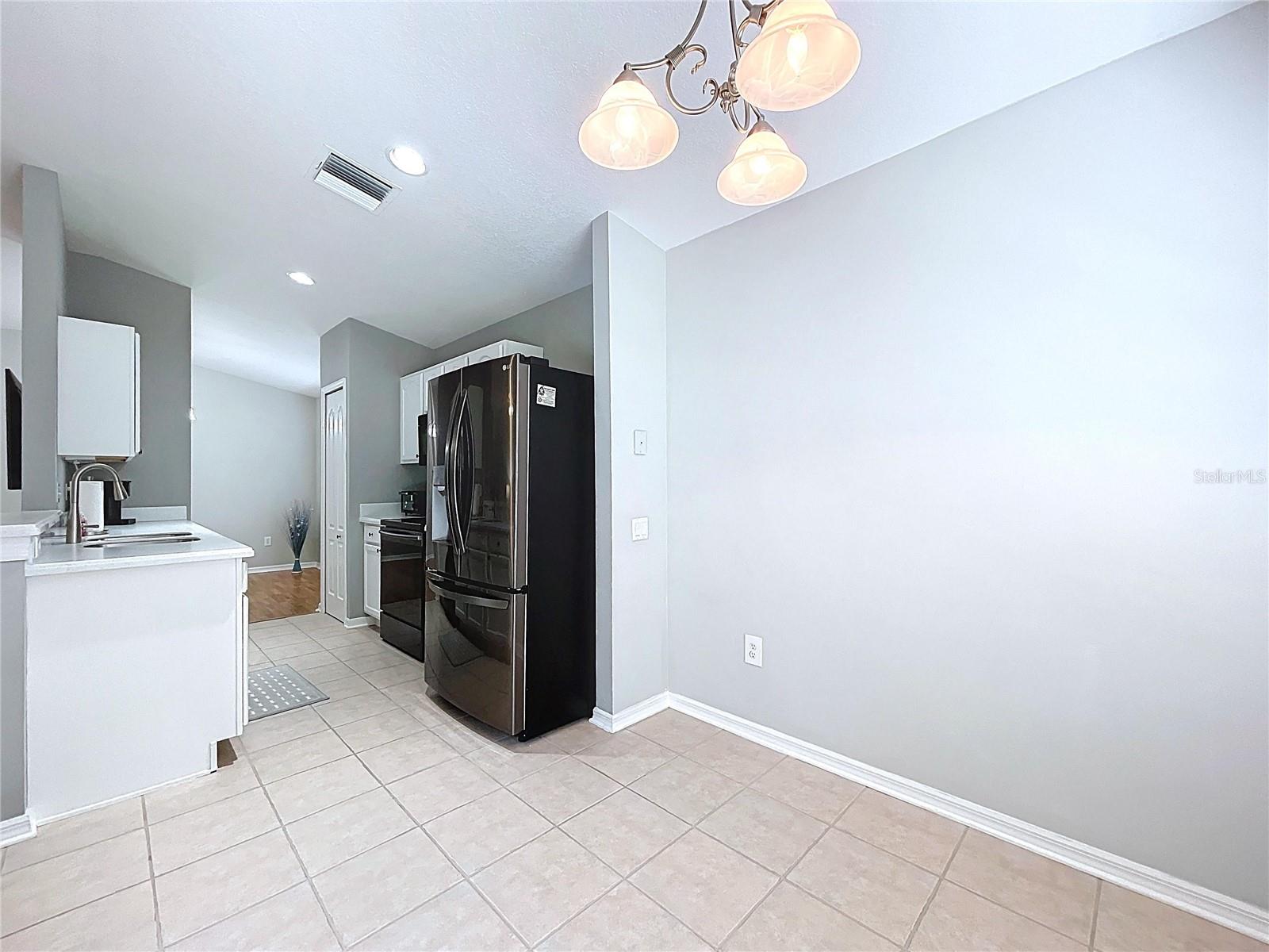 Adjacent room for kitchen table