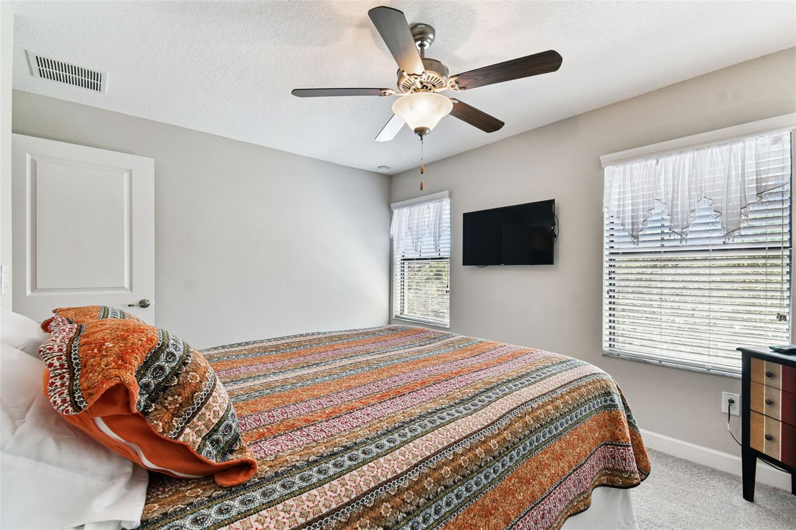 Guest bedroom 2