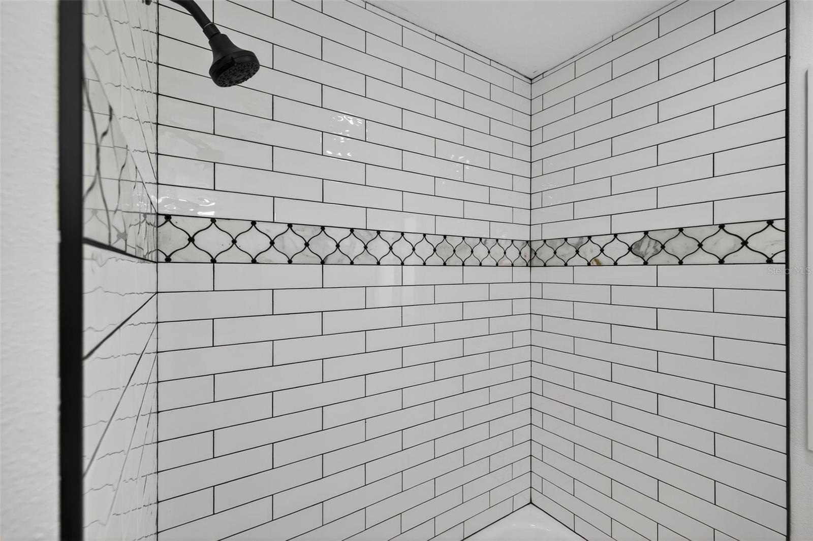 Hall Tub/Shower