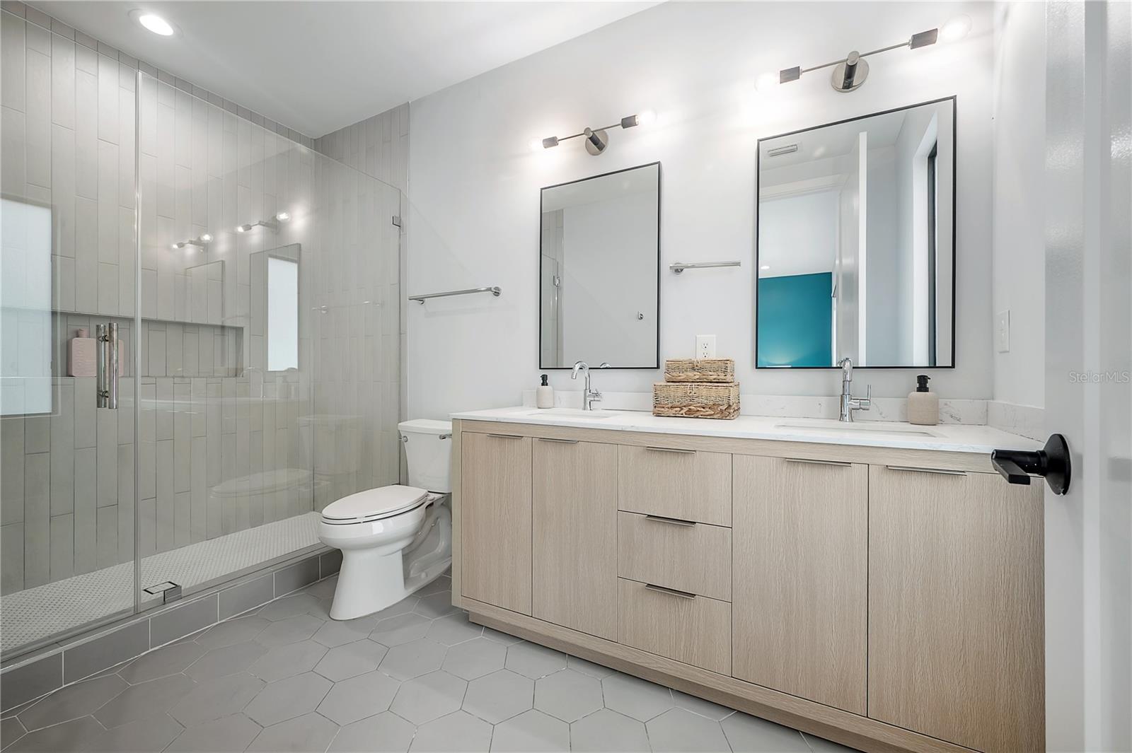 ensuite primary bath