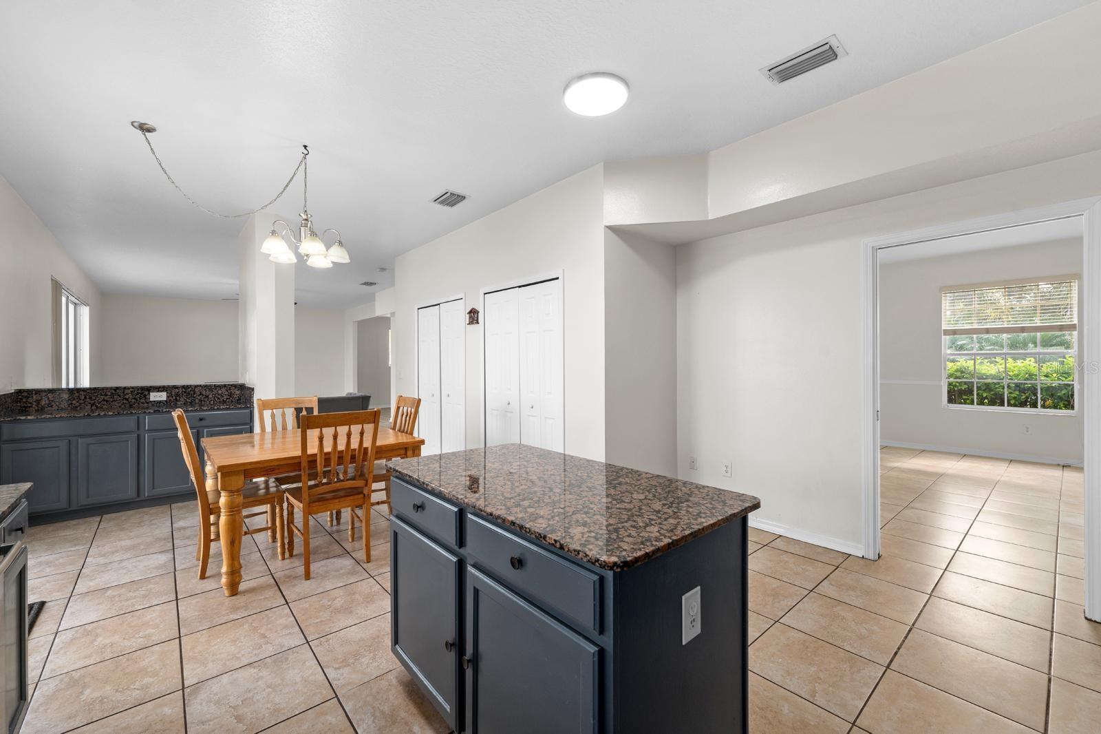 Kitchen and Eat-in area