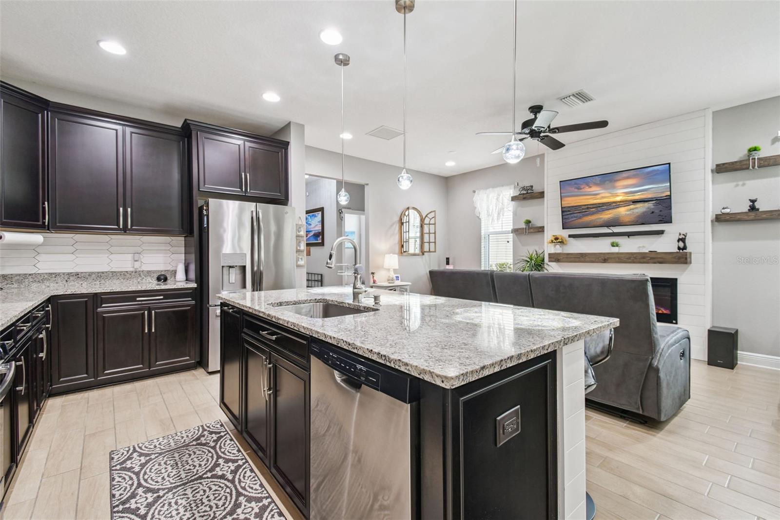 Deluxe upgraded kitchen