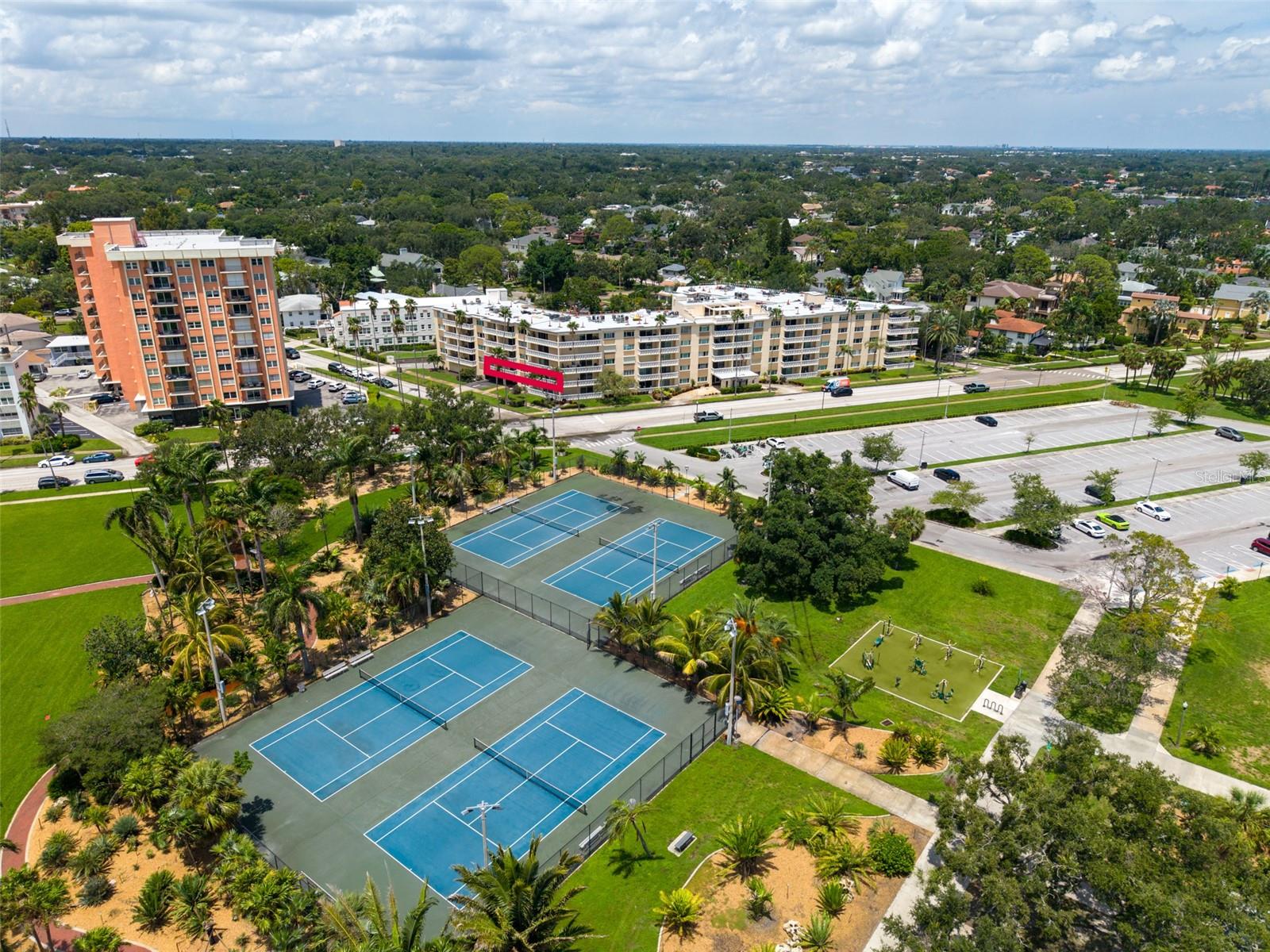 City tennis