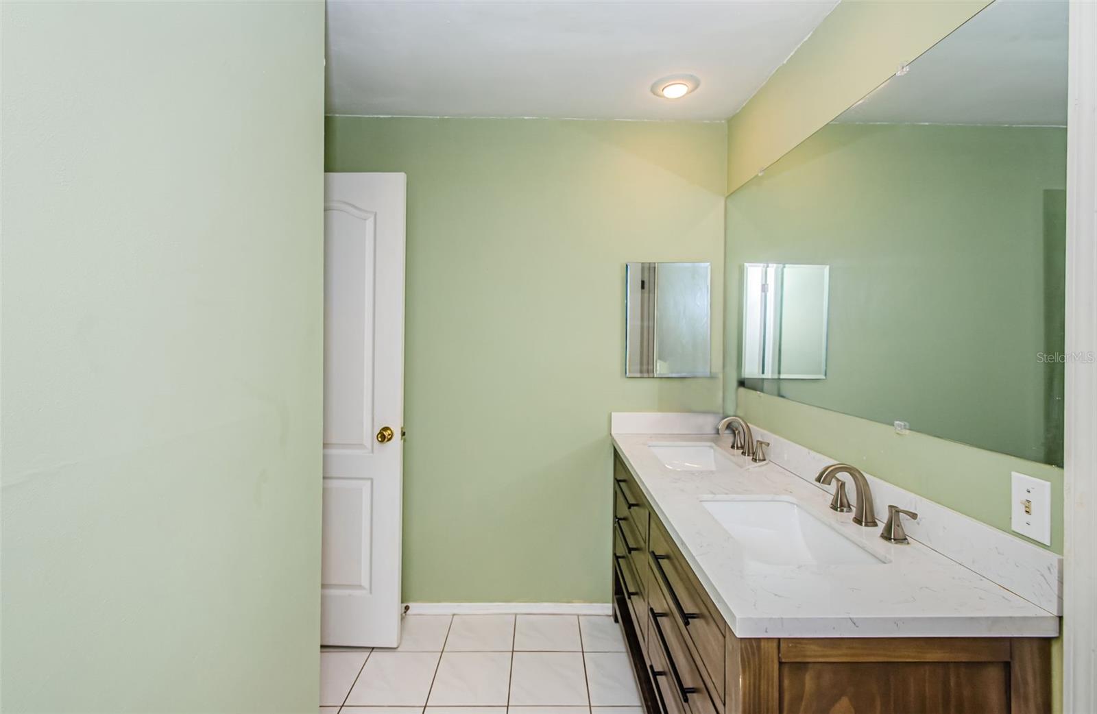 2nd Bathroom