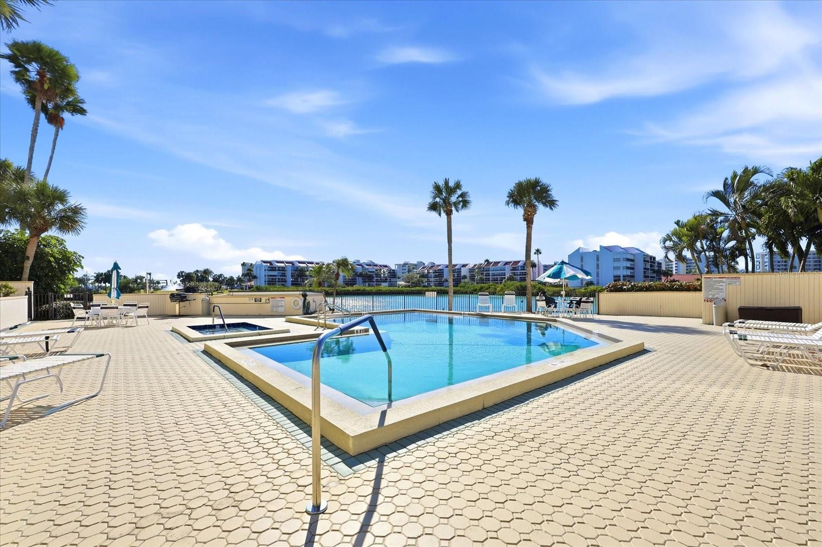 Ambassador Building with Pool & Exclusive Hot Tub