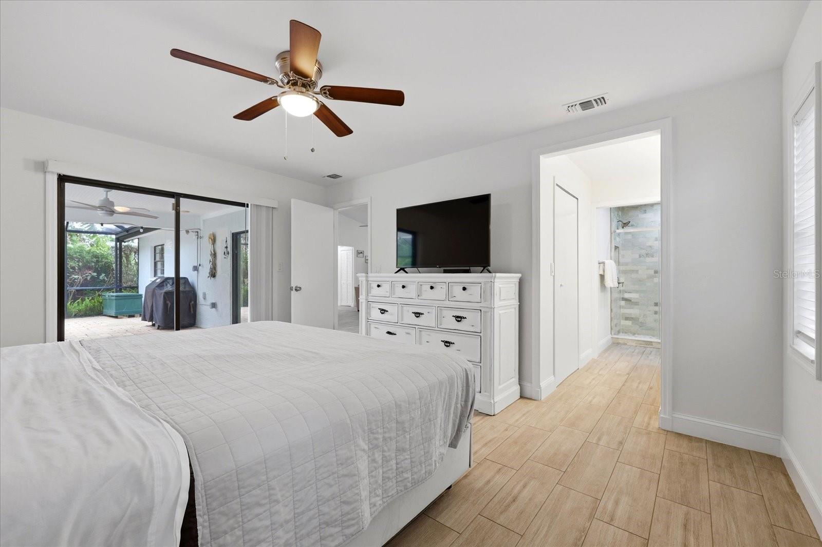 Primary En Suite Bedroom