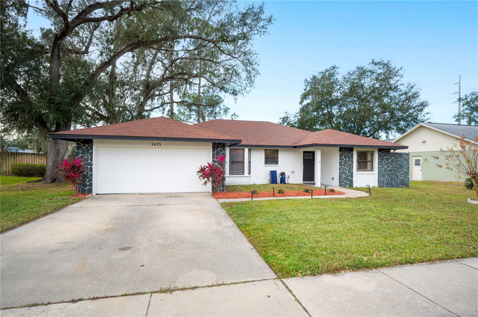 Welcome Home! (New Vinyl Fence in Backyard Photos!)