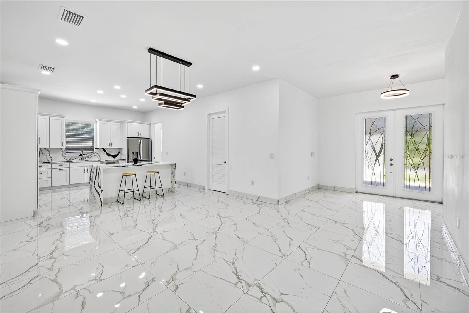 Dining Room & Foyer Entry