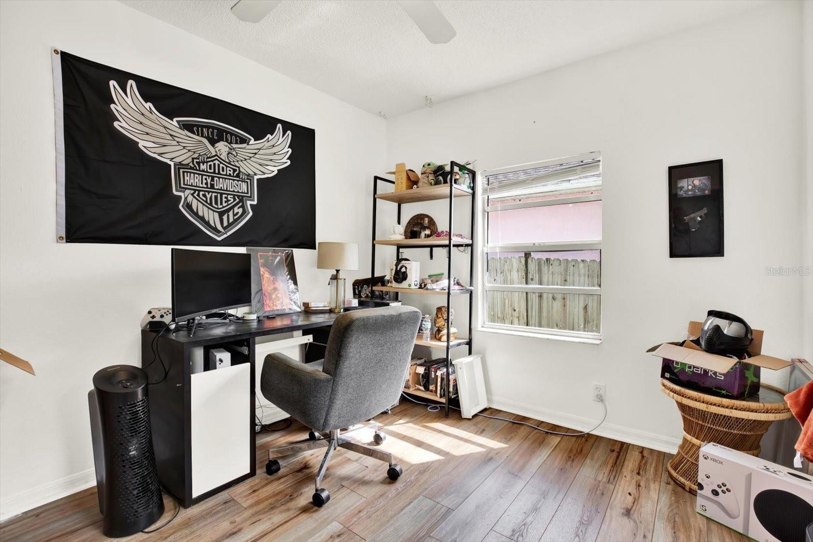 2nd bedroom