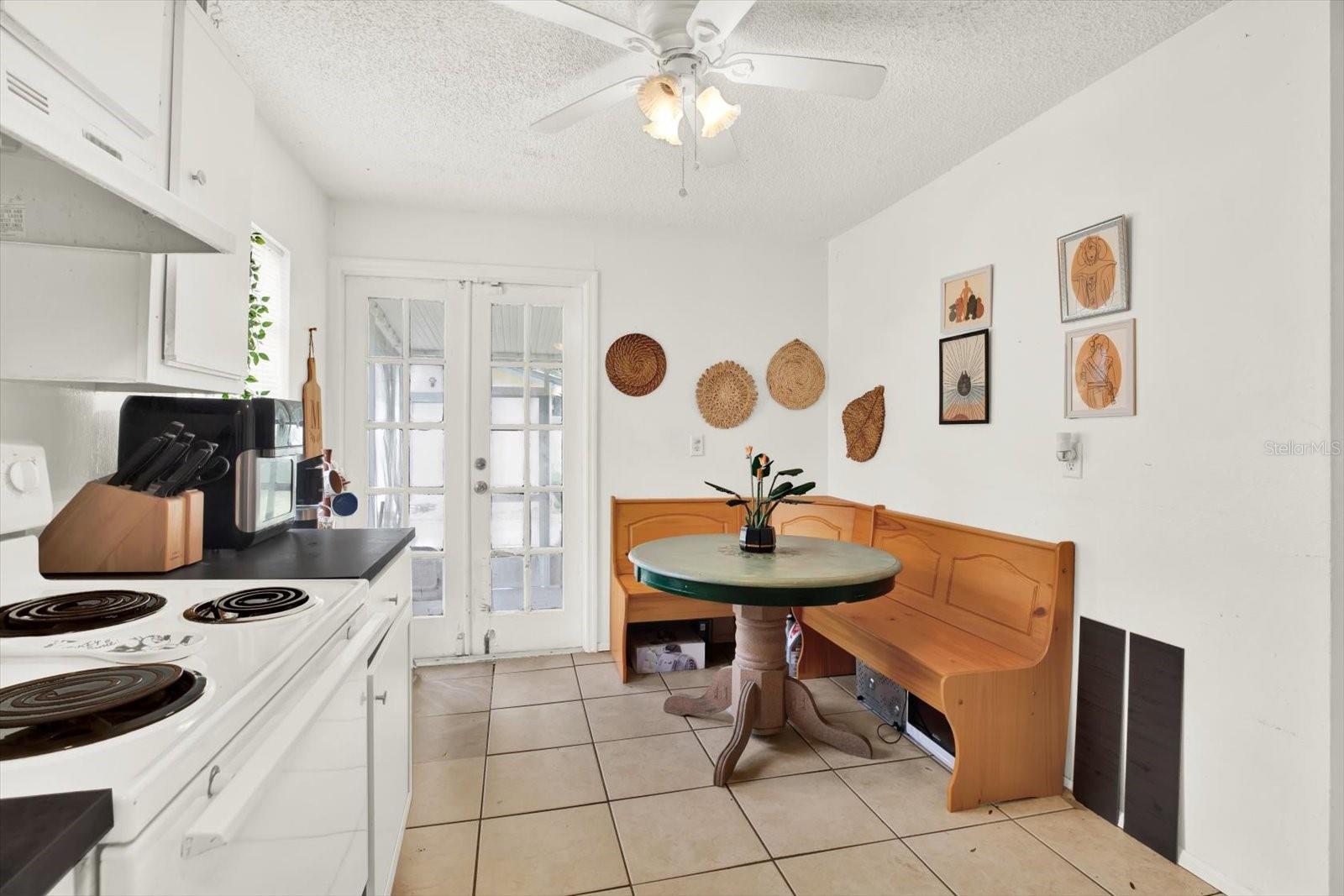 Kitchen/ Sit down dining area