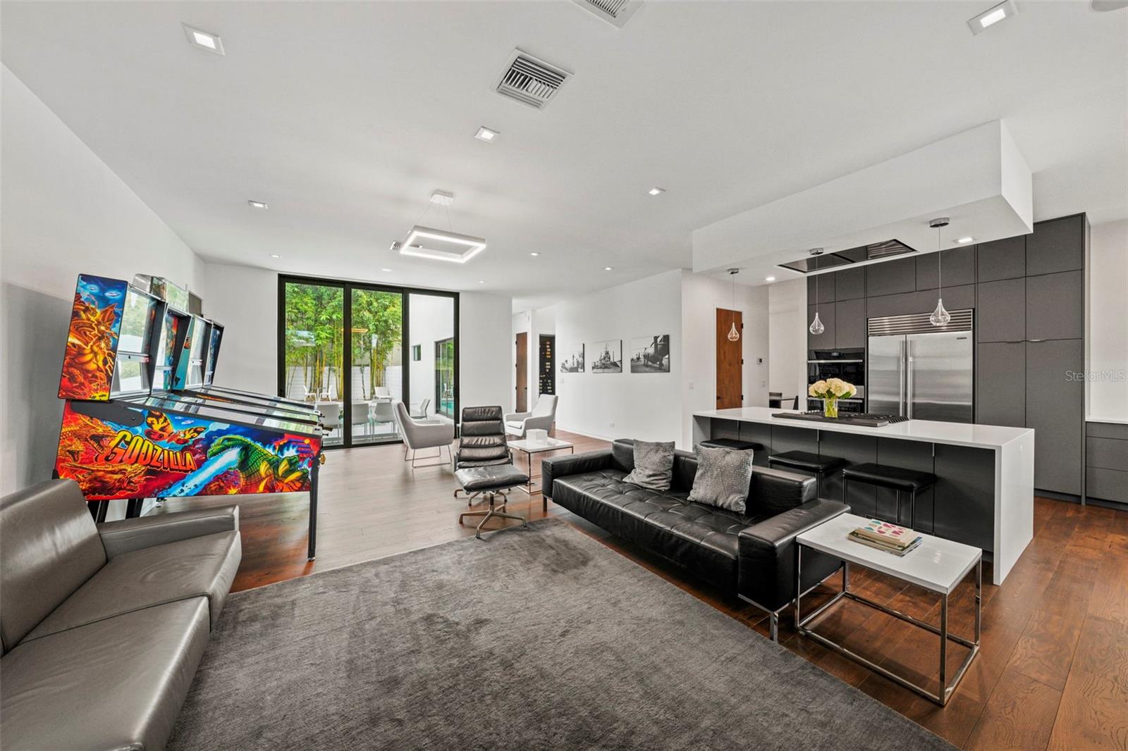 Plenty of space to relax or play!