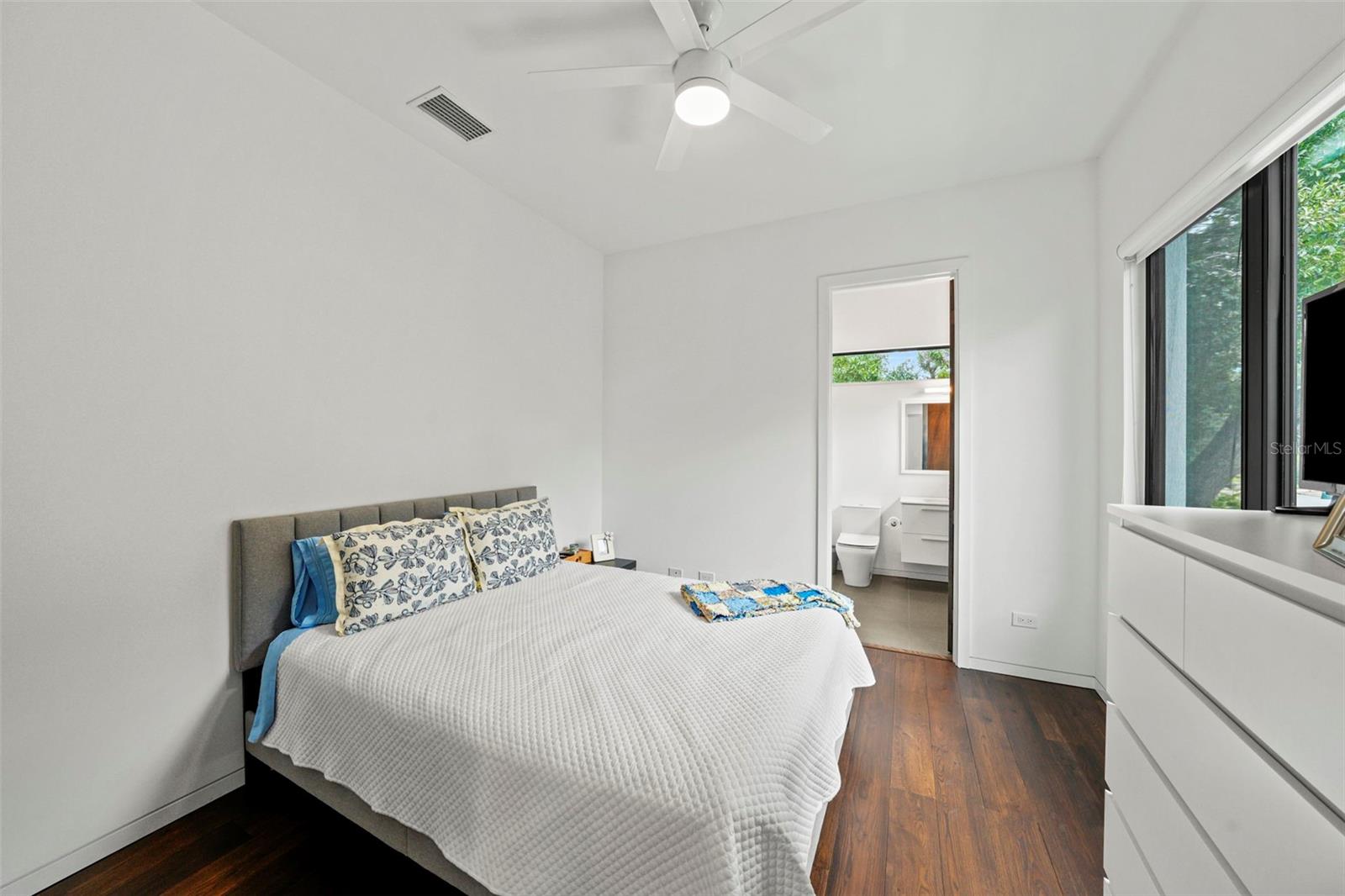 Secondary bedroom 2
