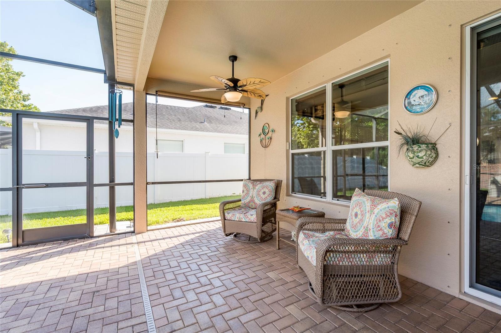 Lanai covered seating area