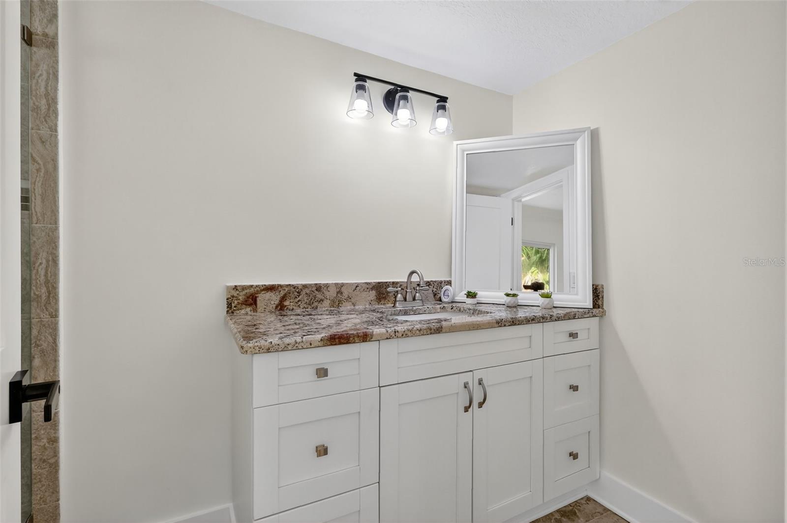 En-Suite to Bedroom 5