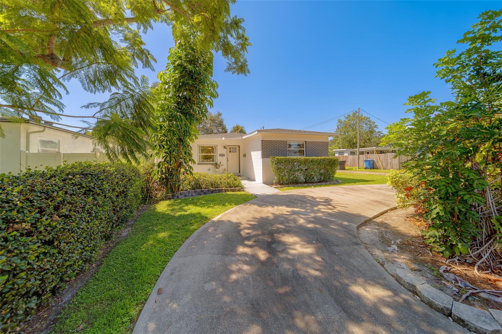 Front Circle Driveway
