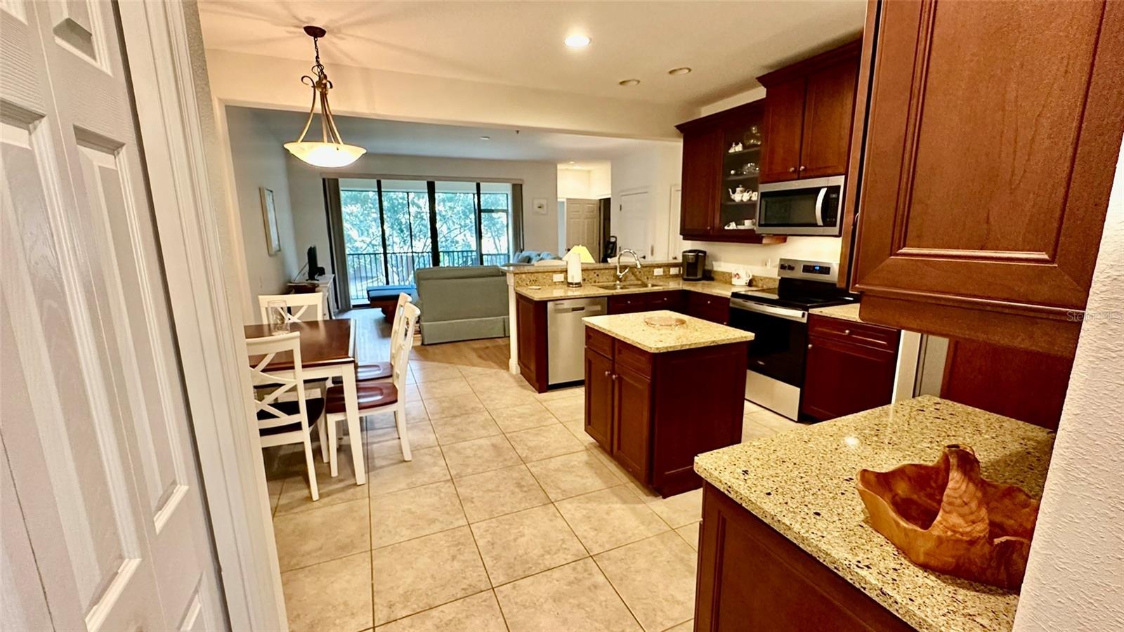 2nd Level Kitchen Breakfast Bar