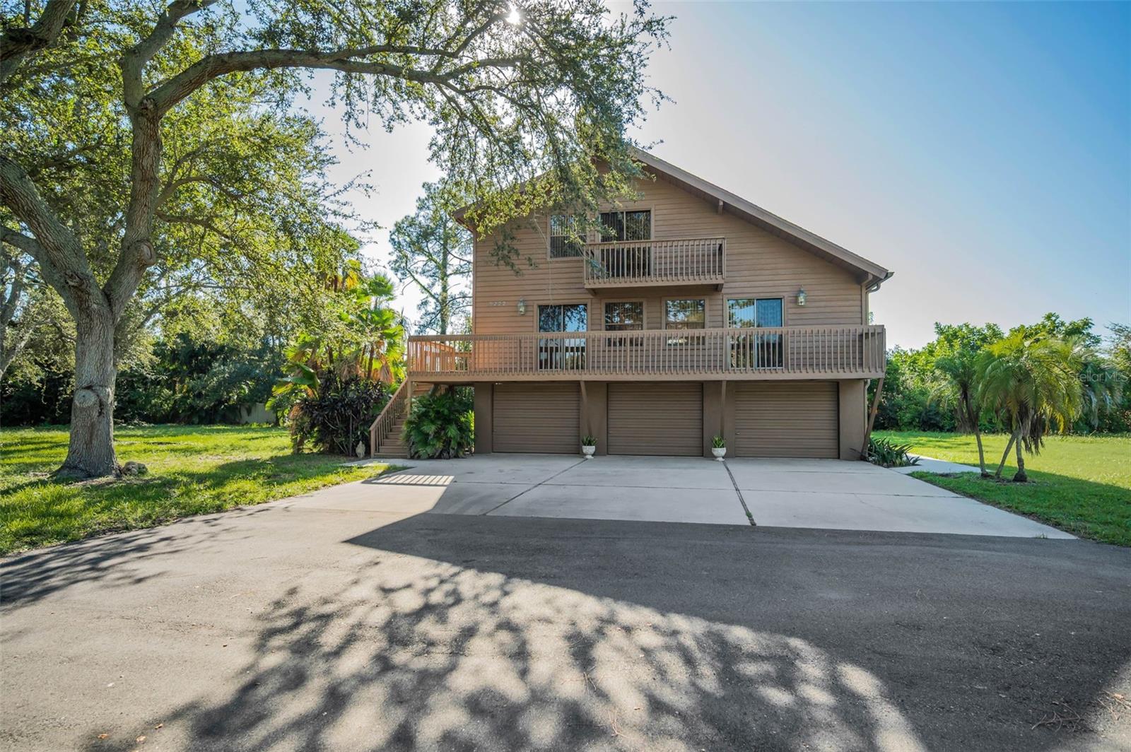 A Hidden Haven in Sought after Seminole!
