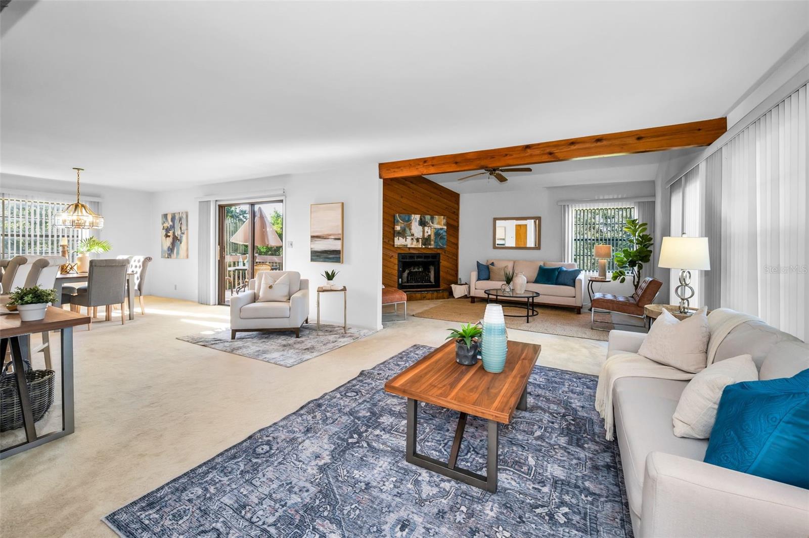 Main level Living area
