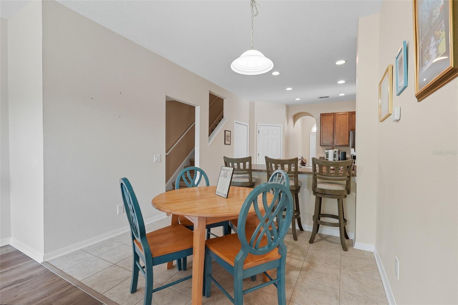 kitchen/breakfast nook