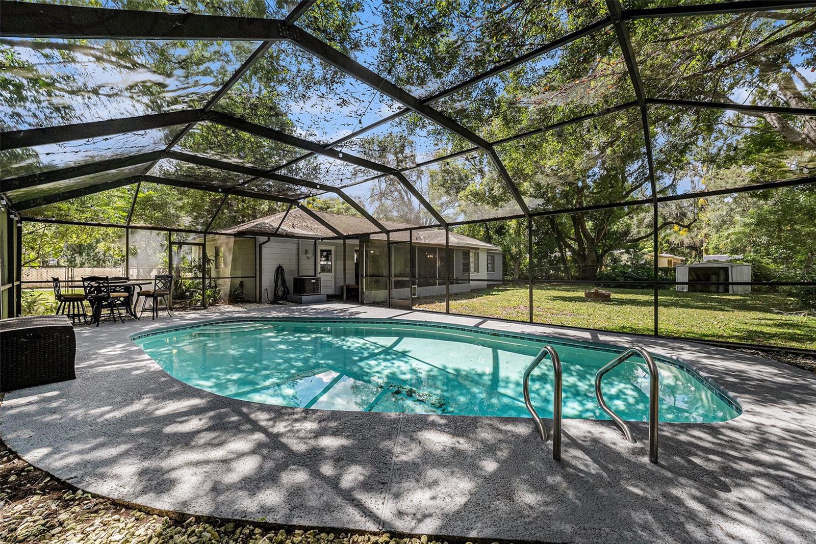 Enjoy Florida living! Screened pool with new pool pump (2025)