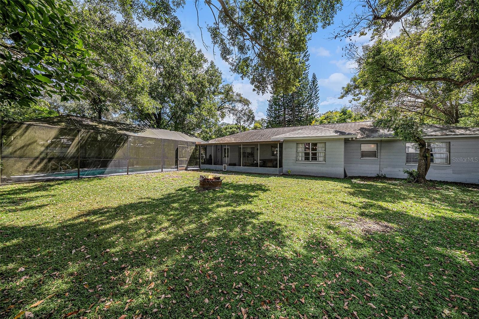 Oversized fenced yard