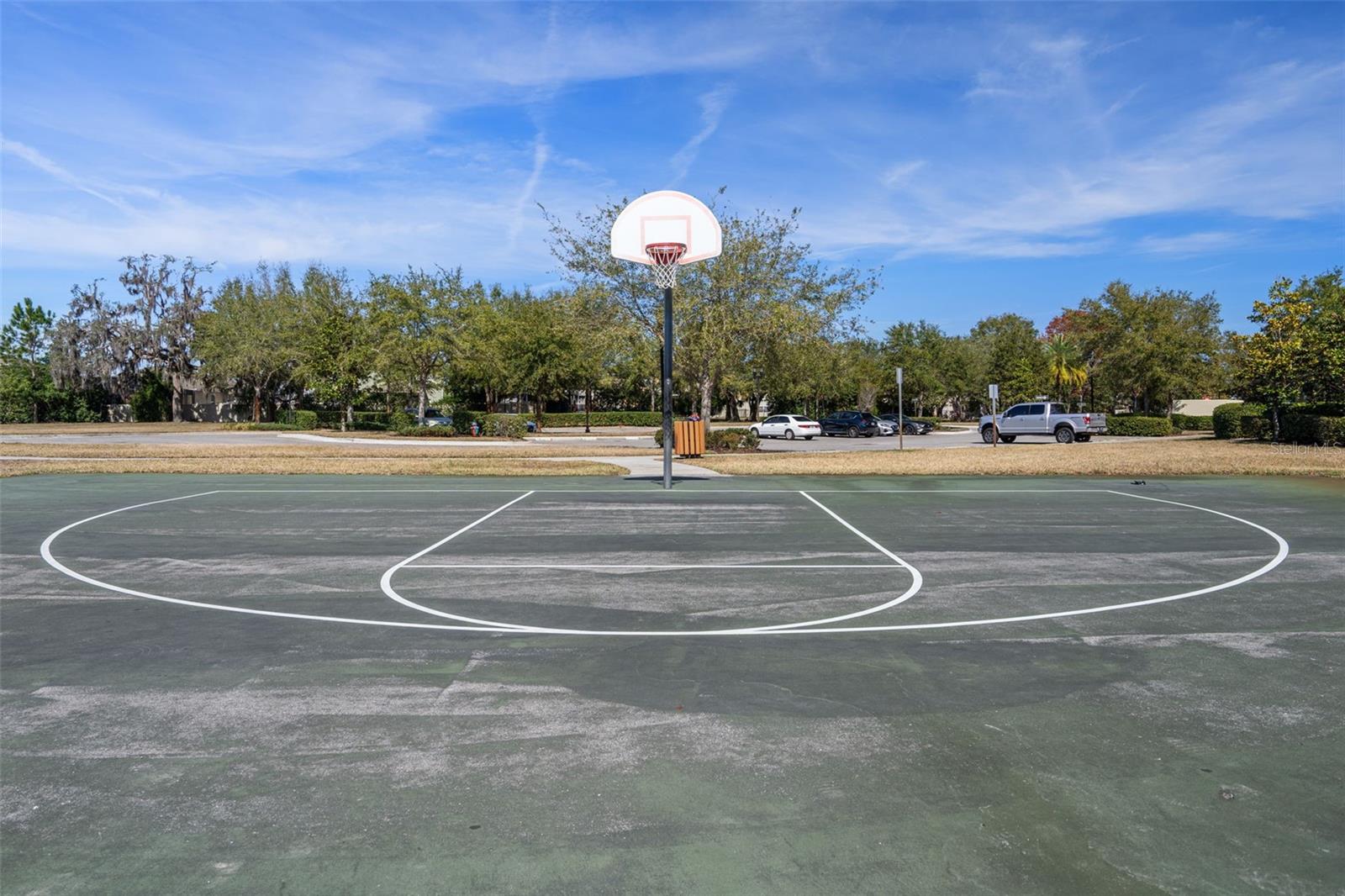BASKETBALL