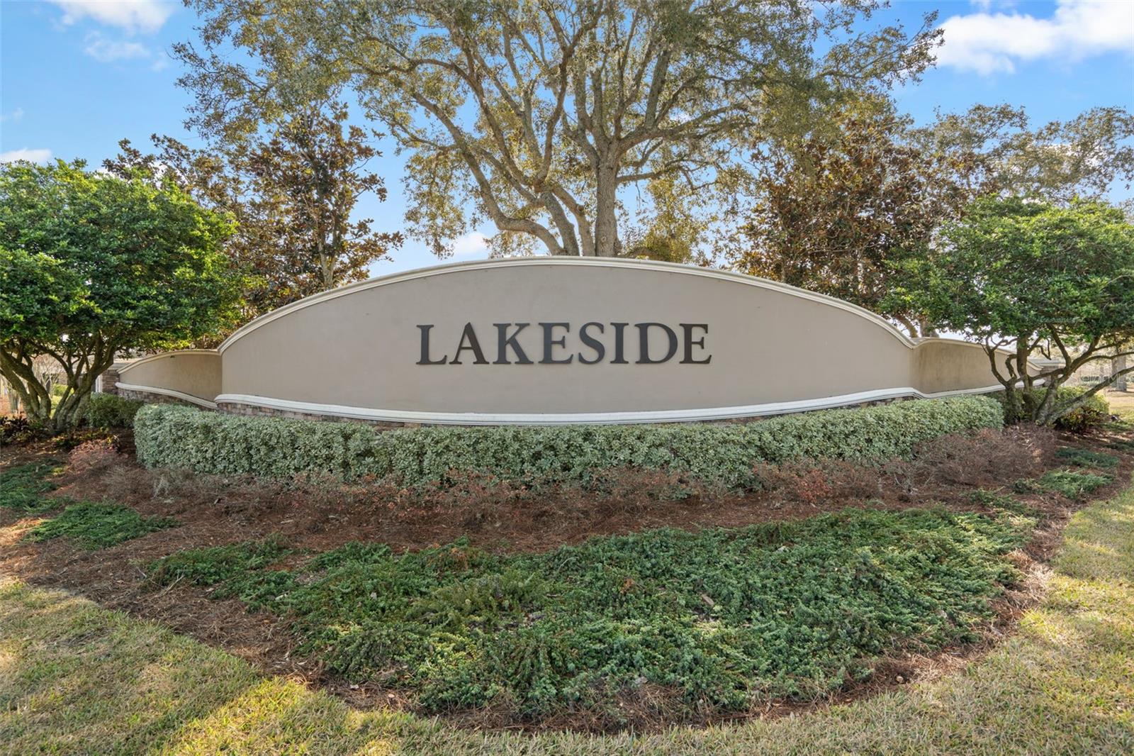 ENTRANCE TO LAKESIDE