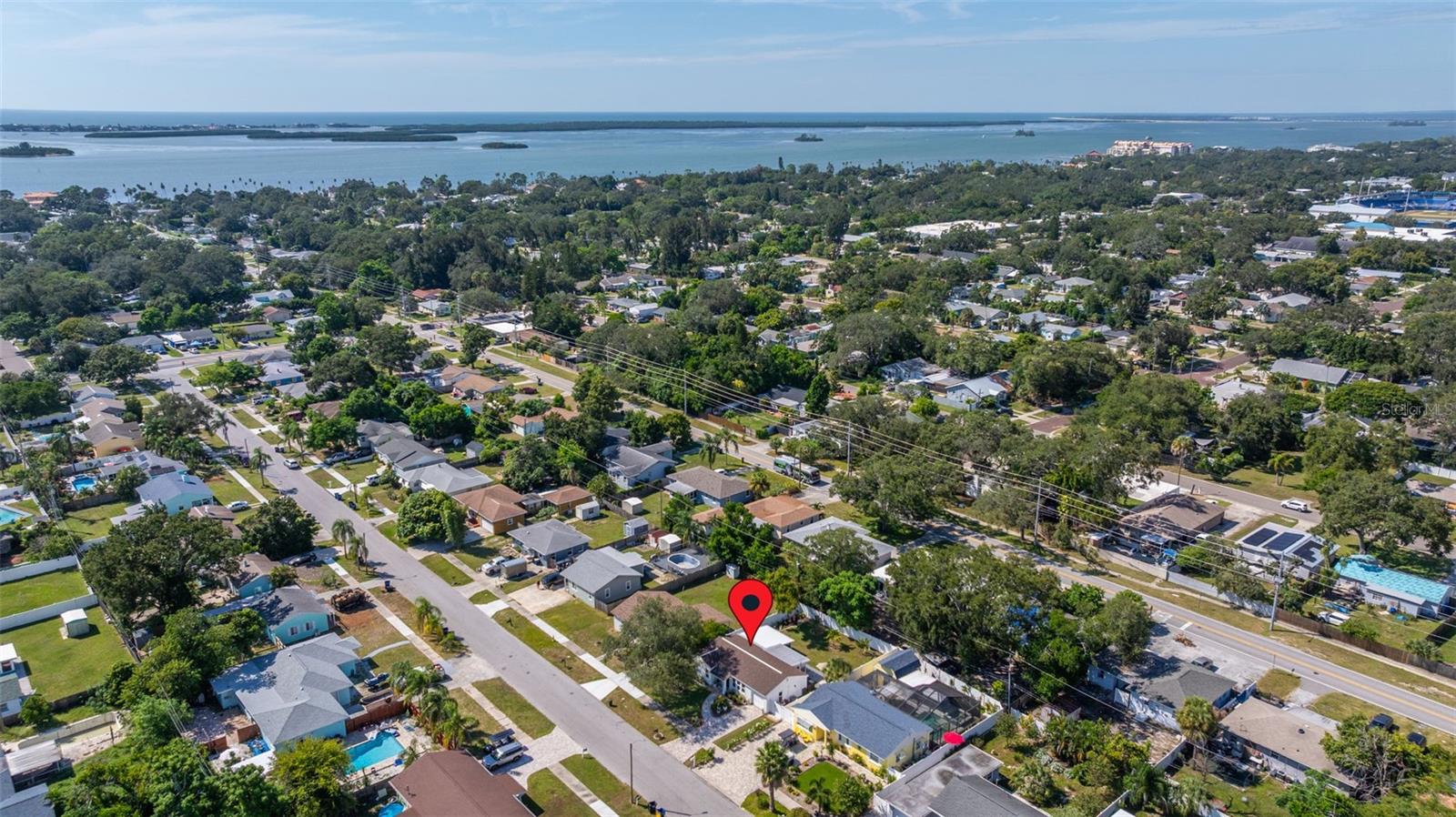 Close to downtown Dunedin, the waterfront and the Blue Jays Stadium