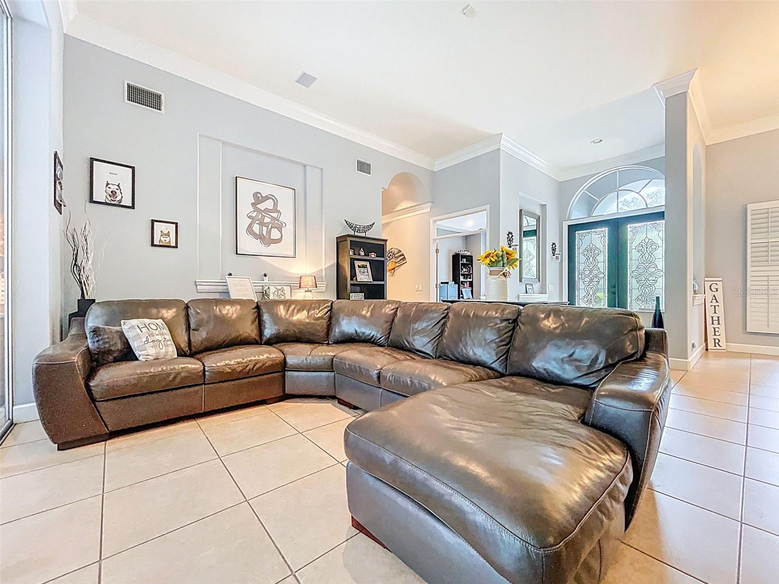 Front Livingroom