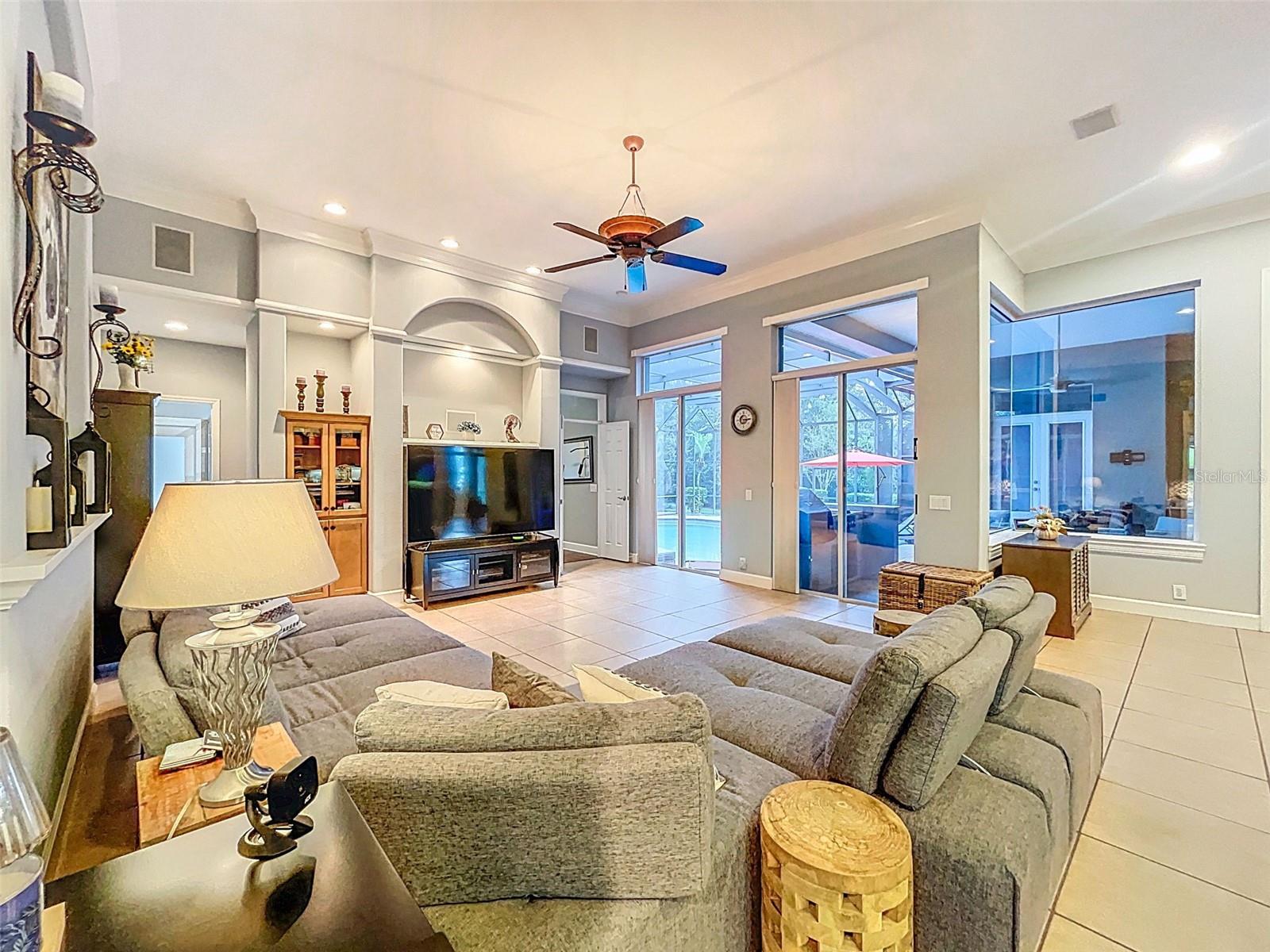 Main Livingroom
