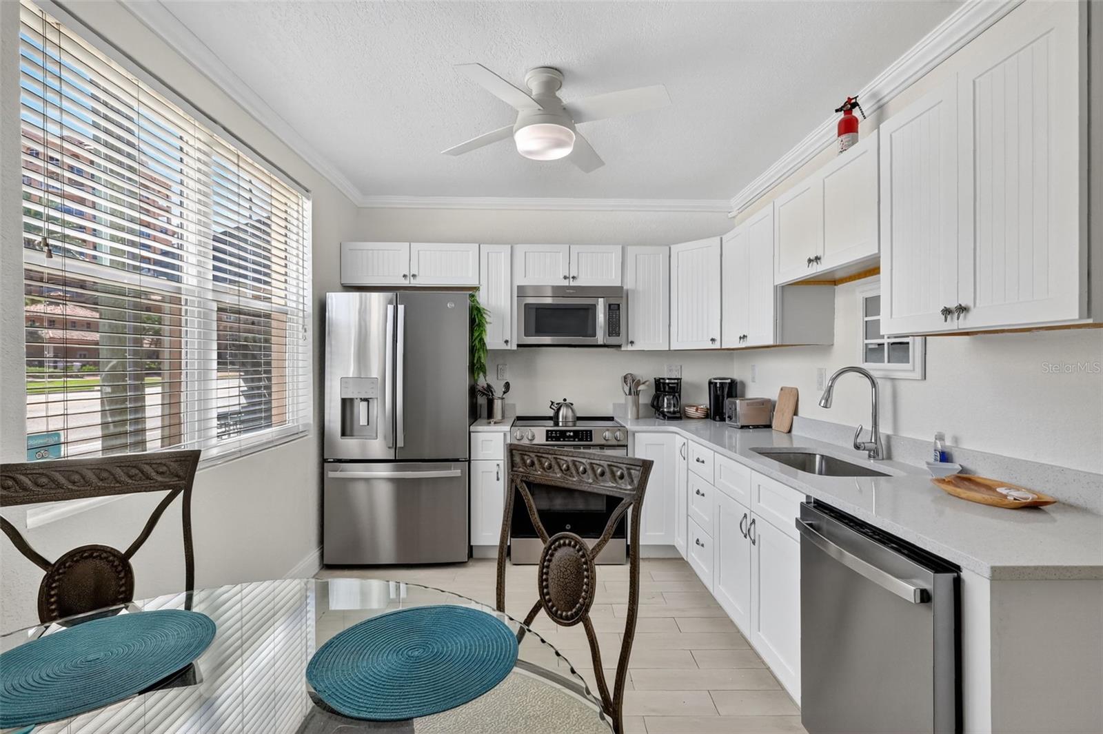 Plenaty of storage in the kitchen