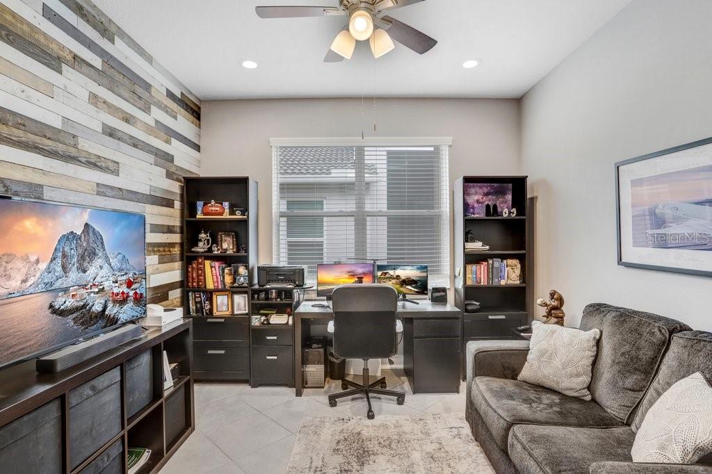 Den/Bedroom