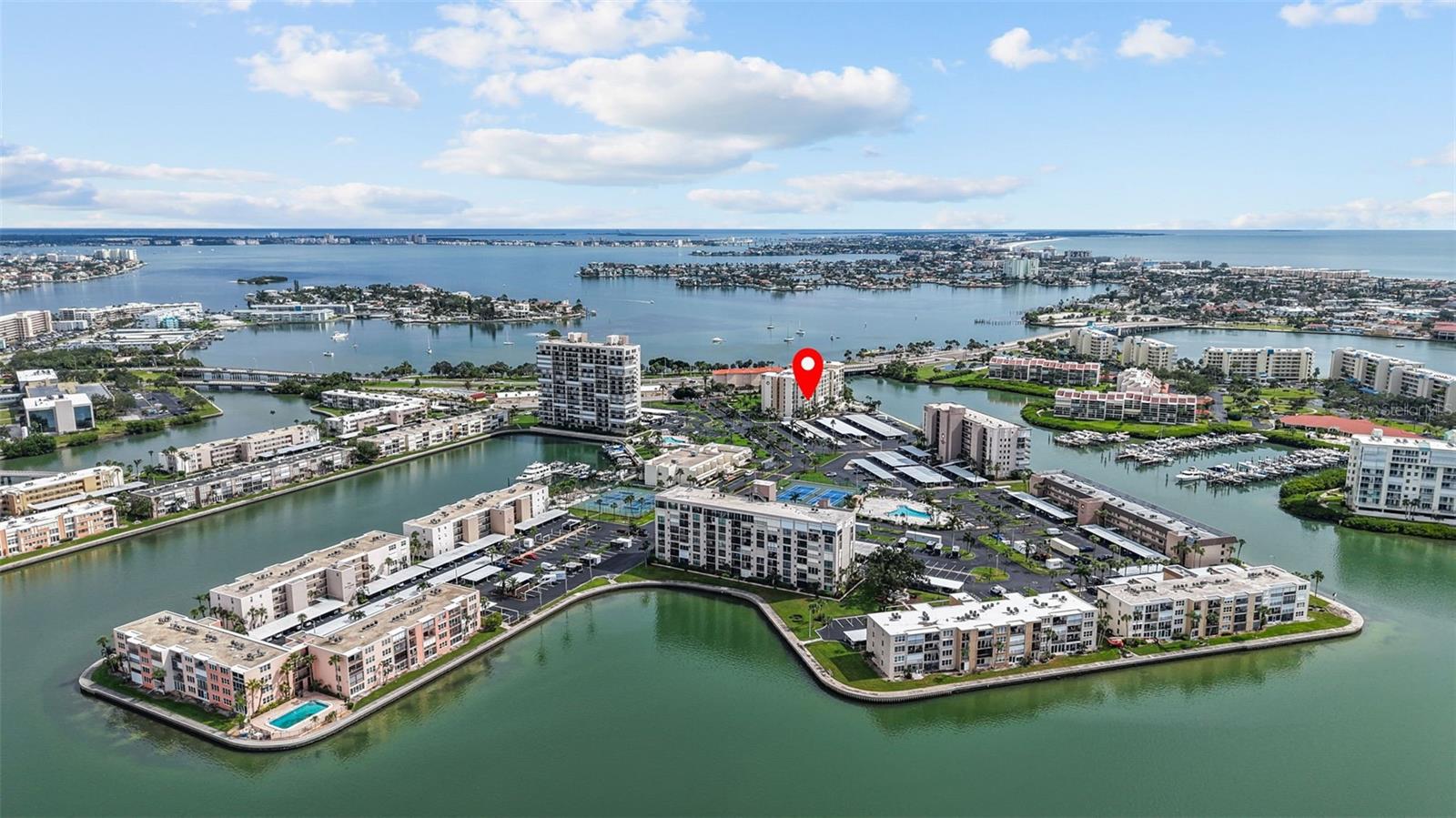 ENJOY LIVING THE FLORIDA LIFESTYLE IN THE, ACTIVE 55+, BAY ISLAND GATED COMMUNITY!