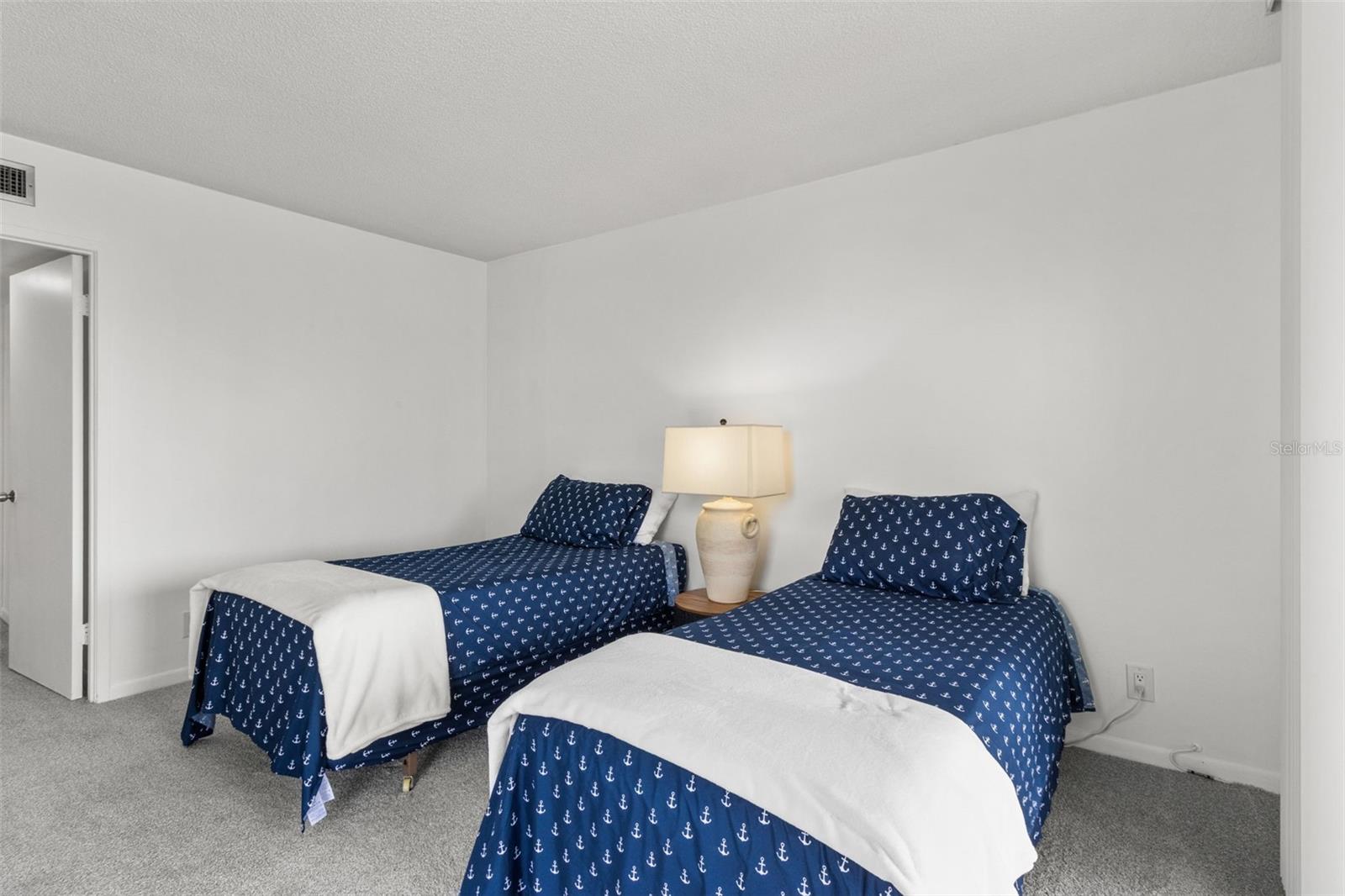 THE BEDROOM ALSO FEATURES GENEROUS WALL SPACE WHICH IS IDEAL FOR ADDING YOUR OWN PERSONAL TOUCHES.