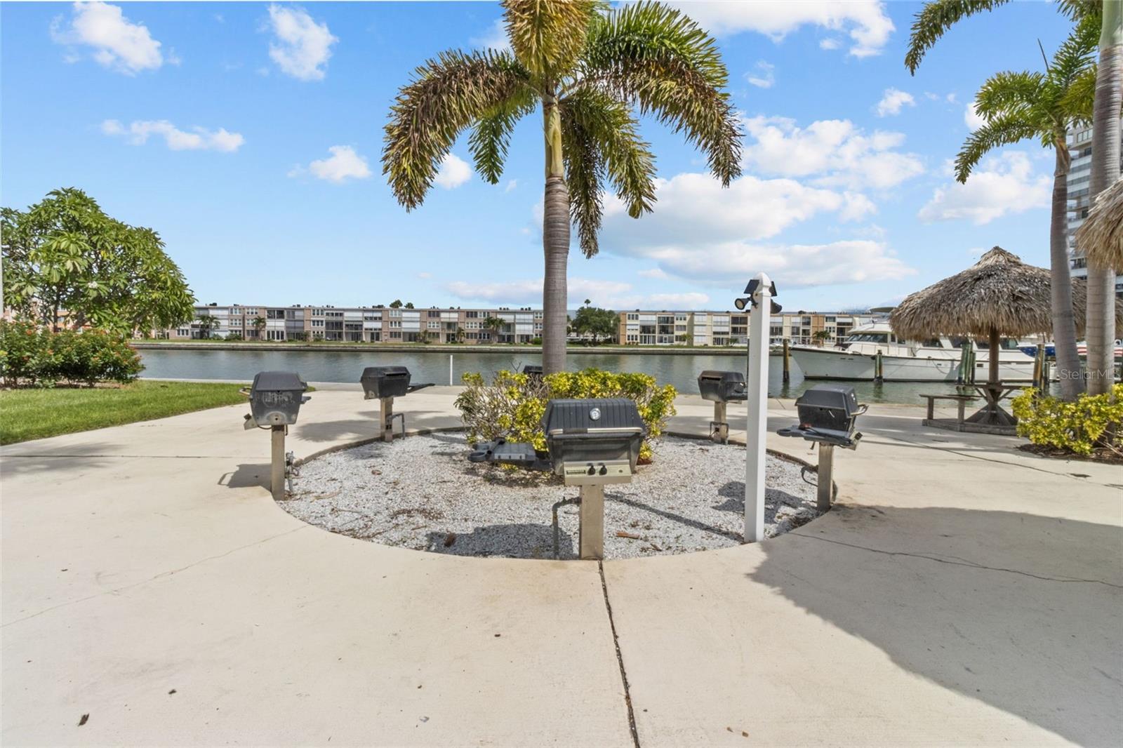 ENJOY THE GRILLING STATIONS WITH FABULOUS WATER VIEWS!