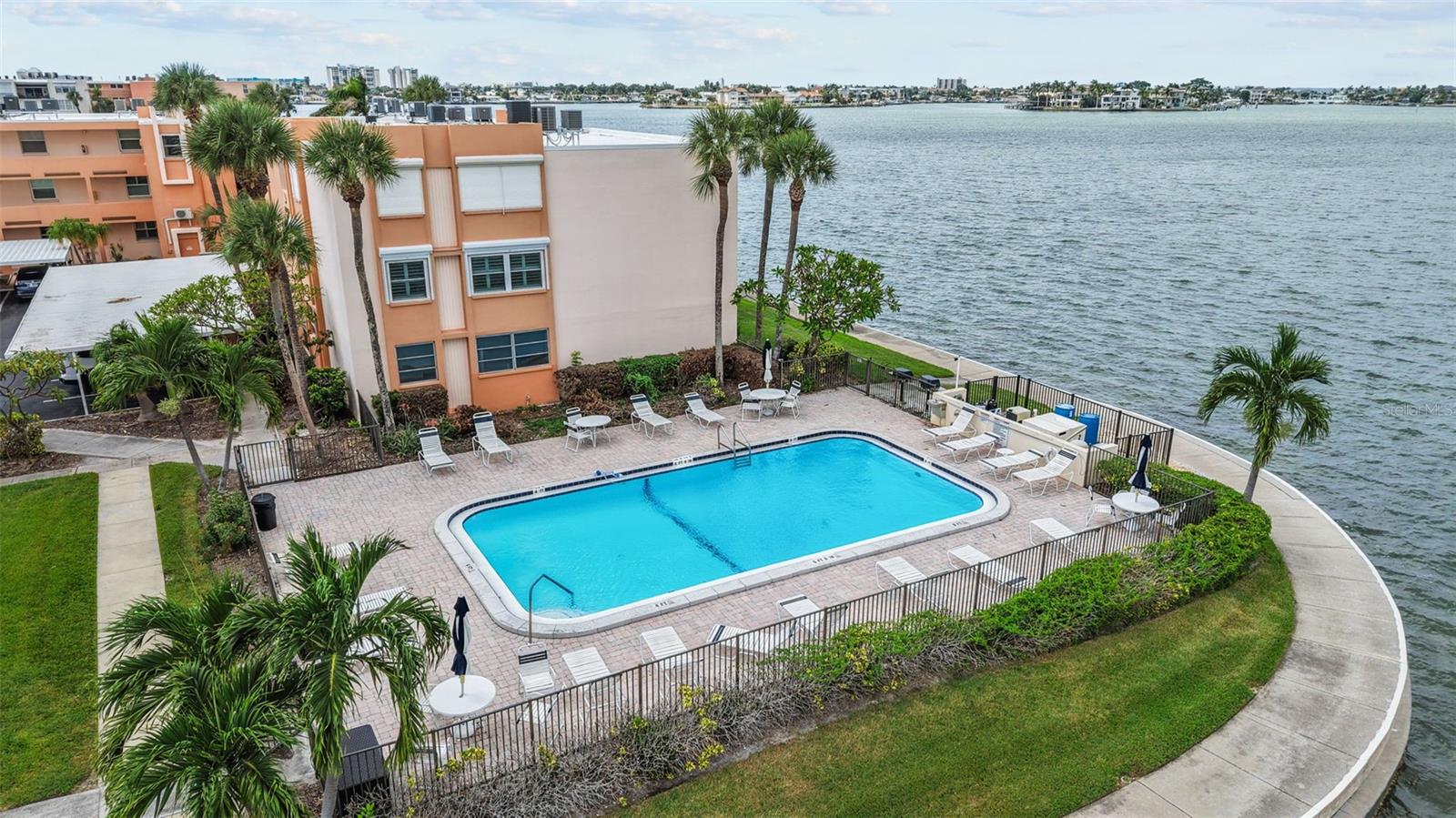 THE BREEZES THAT SURROUND BAY ISLAND ARE TRULY SPECTACULAR!